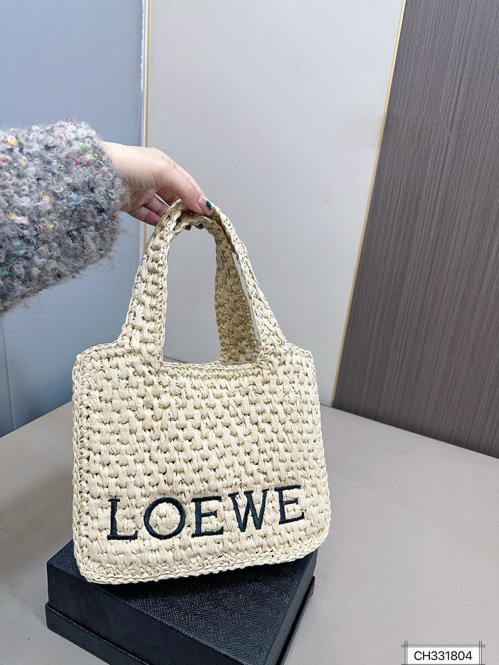 Loewe Trend Straw Tote Bag - Beige