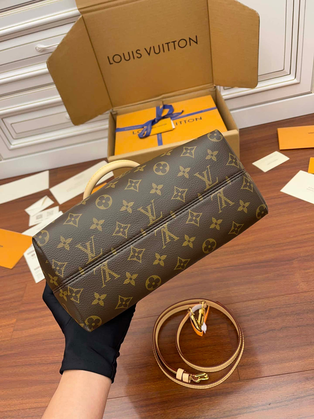 Louis Vuitton Boetie Handbag - Brown