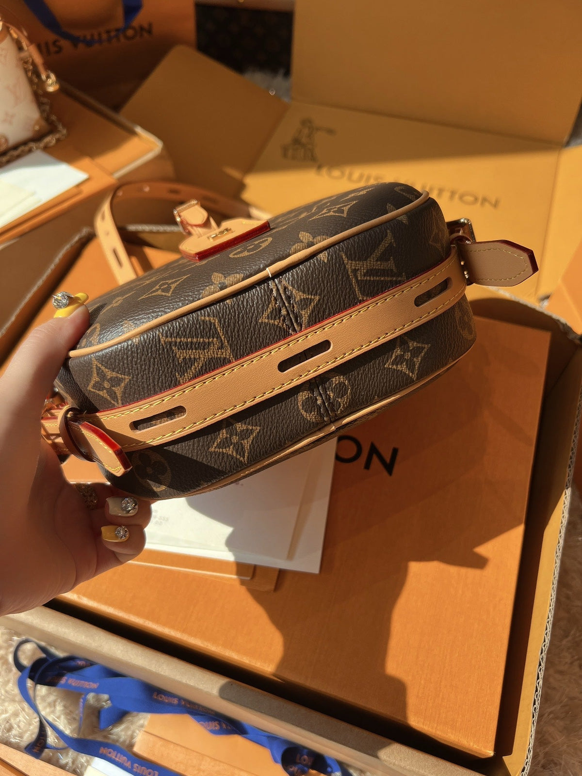 LV Boite Chapeau Souple Monogram Canvas Round Hat Box Bag with Top Handle