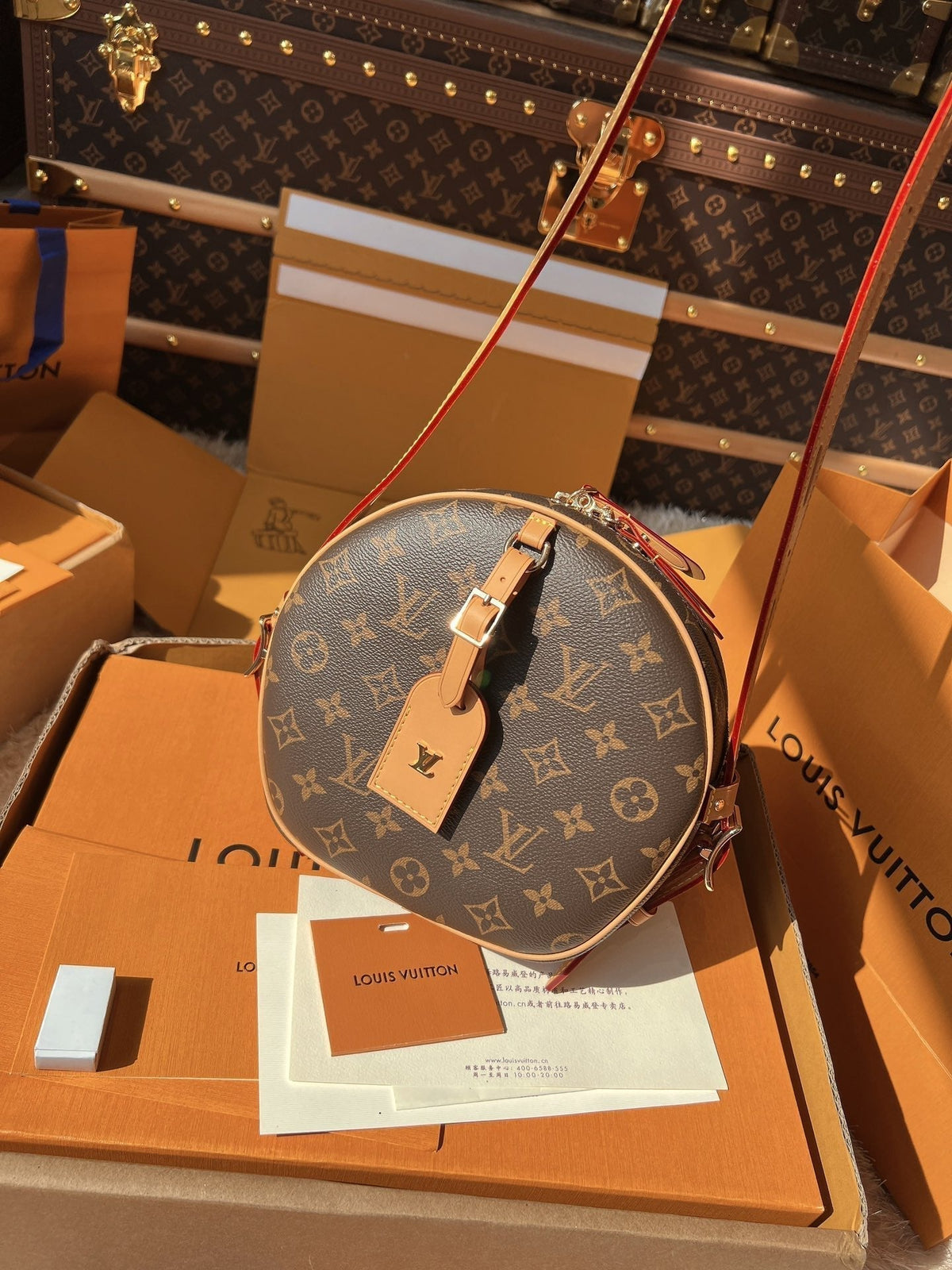 LV Boite Chapeau Souple Monogram Canvas Round Hat Box Bag with Top Handle