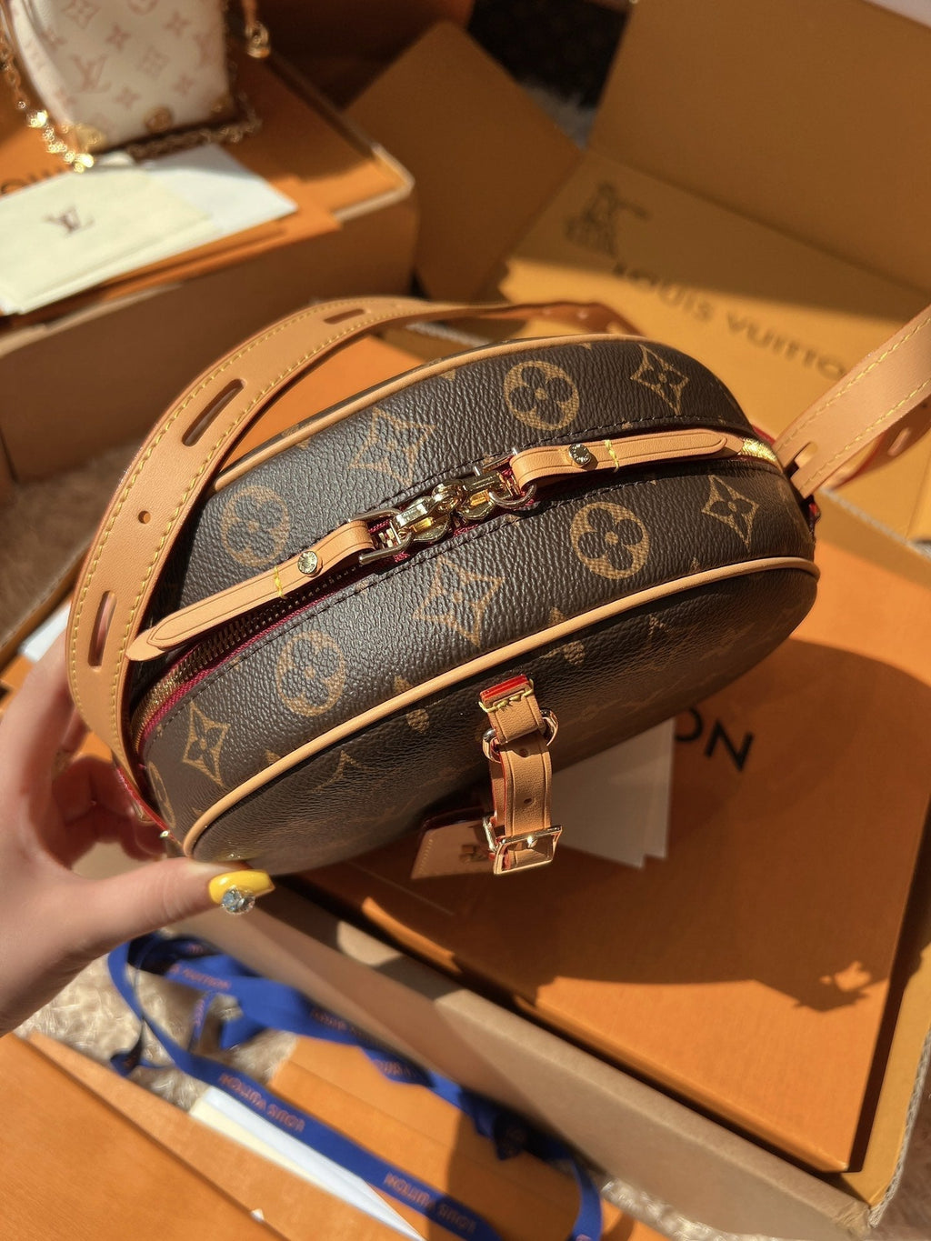 LV Boite Chapeau Souple Monogram Canvas Round Hat Box Bag with Top Handle