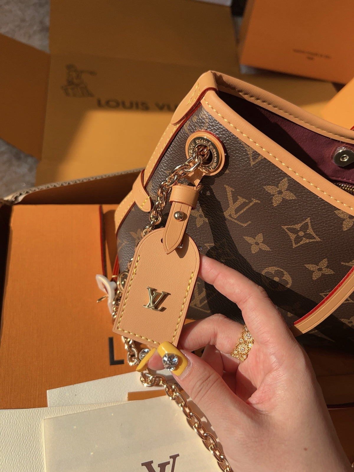 LV Pochette Metis Monogram Canvas Crossbody Bag with Chain Strap
