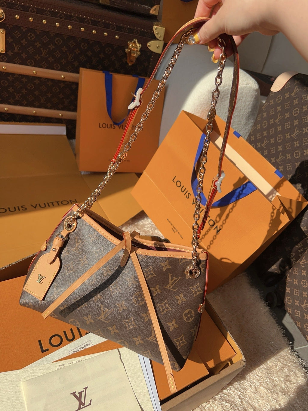LV Pochette Metis Monogram Canvas Crossbody Bag with Chain Strap