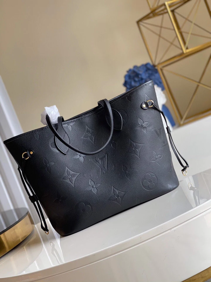 Louis Vuitton Neverfull MM Tote Bag - Black