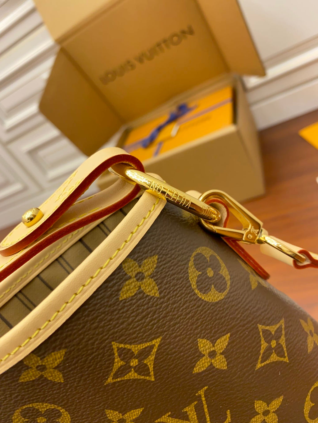 LV Graceful PM Monogram Canvas Tote Shoulder Bag with Leather Trim and Magnetic Closure - Khaki