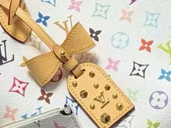 Louis Vuitton LV Neverfull Tote Bag