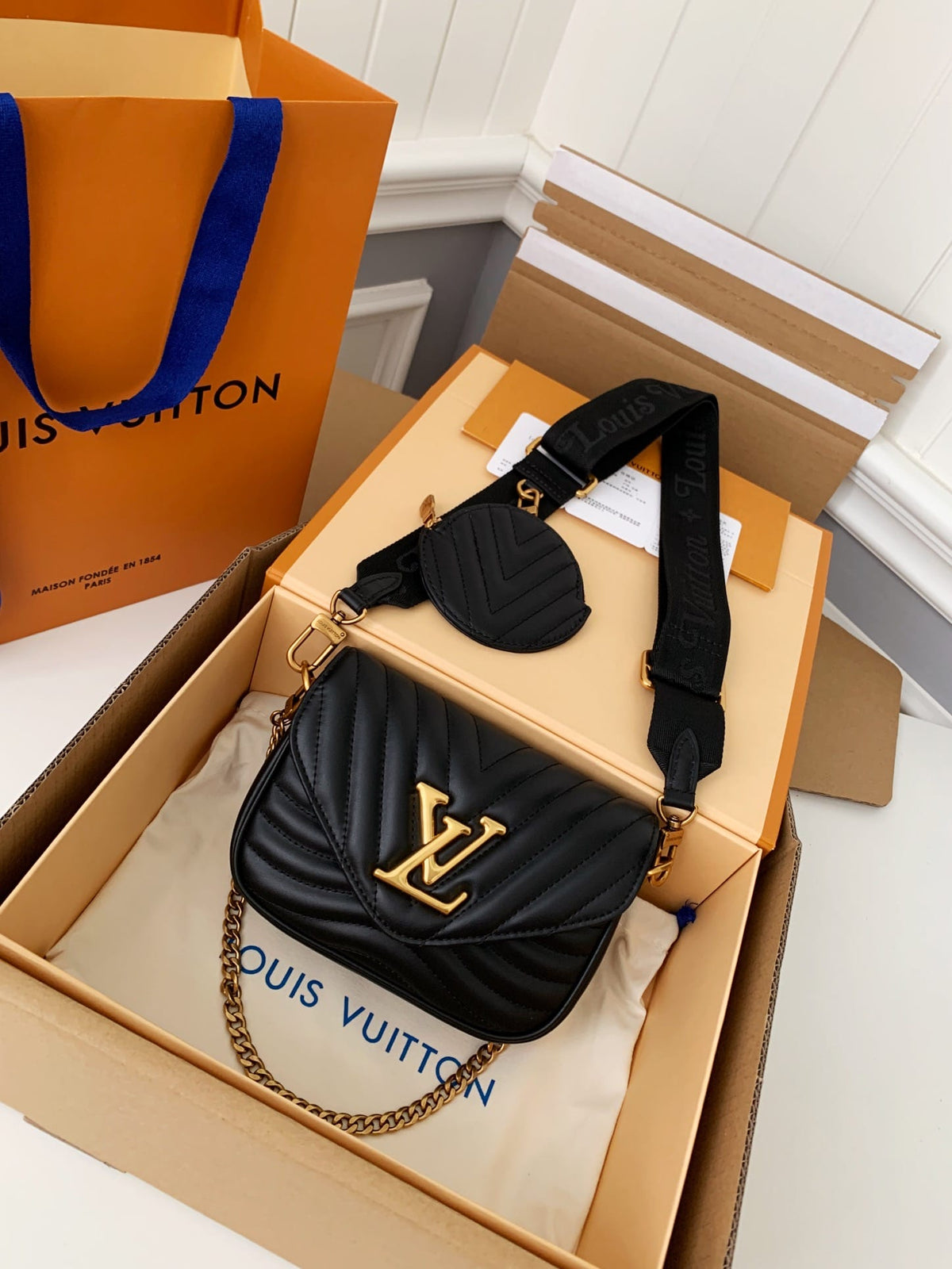 Louis Vuitton New Wave Multi-Pochette Handbag - Black