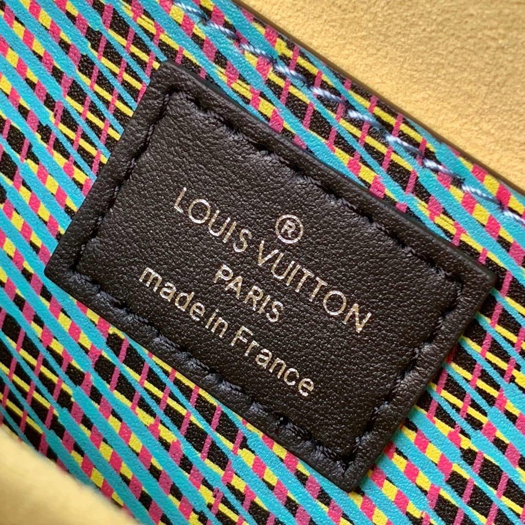 Louis Vuitton Twist MM Shoulder Bag