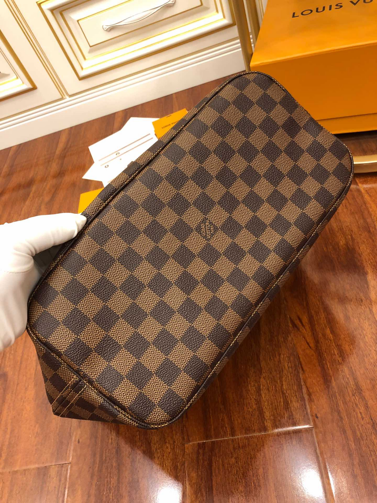 Louis Vuitton Ebene Monogram Leather Bag - Khaki