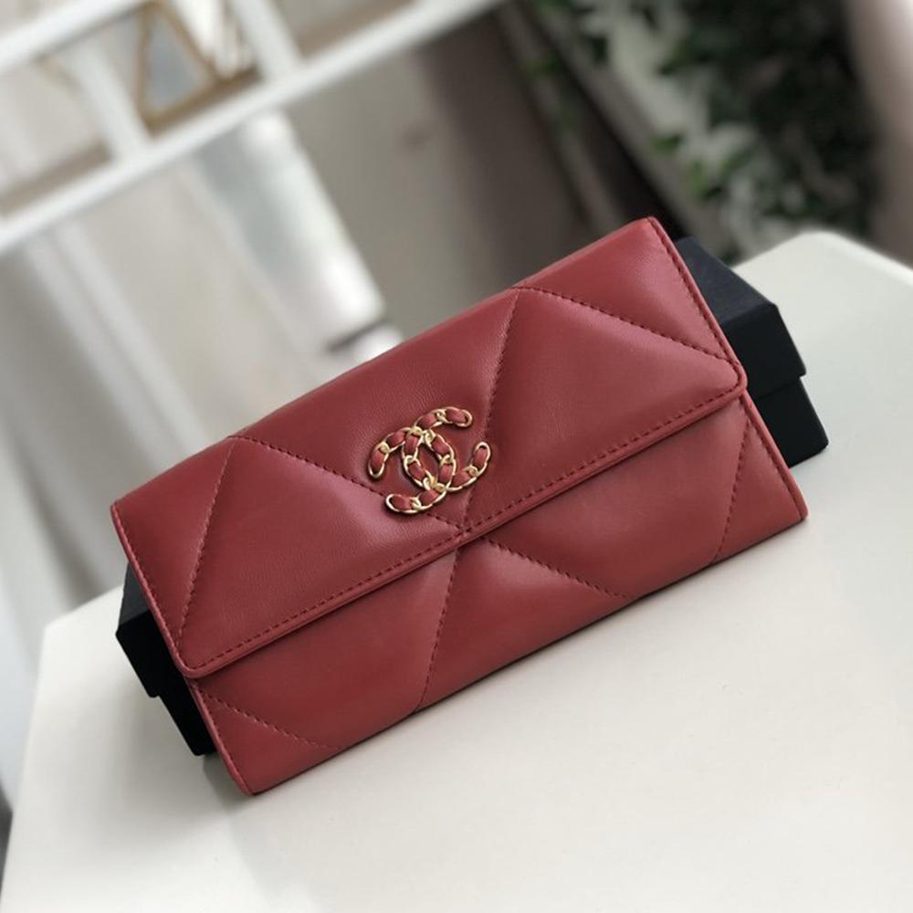 Chanel 19 Quilted Flap Wallet - Red