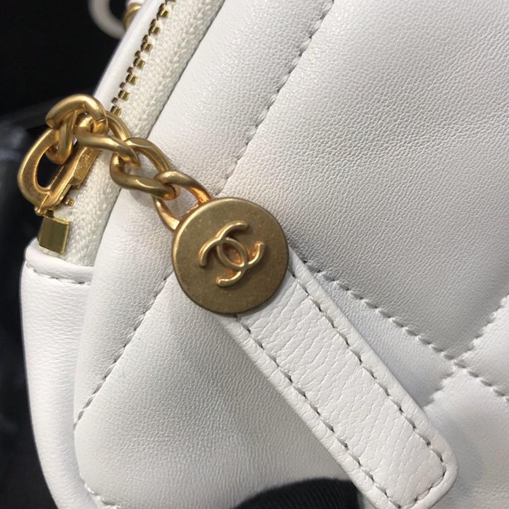 Chanel Runway White Lambskin Leather Diamond Cut Bag Gold Chain