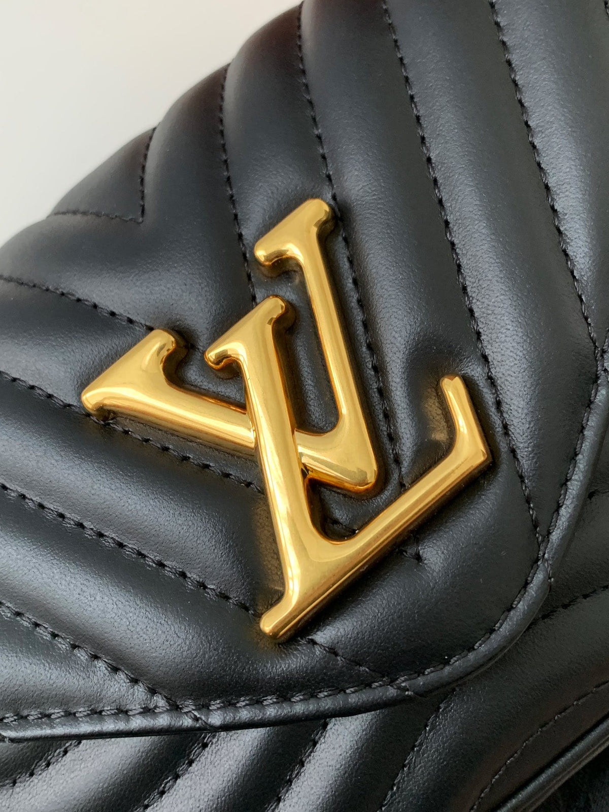 Louis Vuitton New Wave Multi-Pochette Handbag - Black