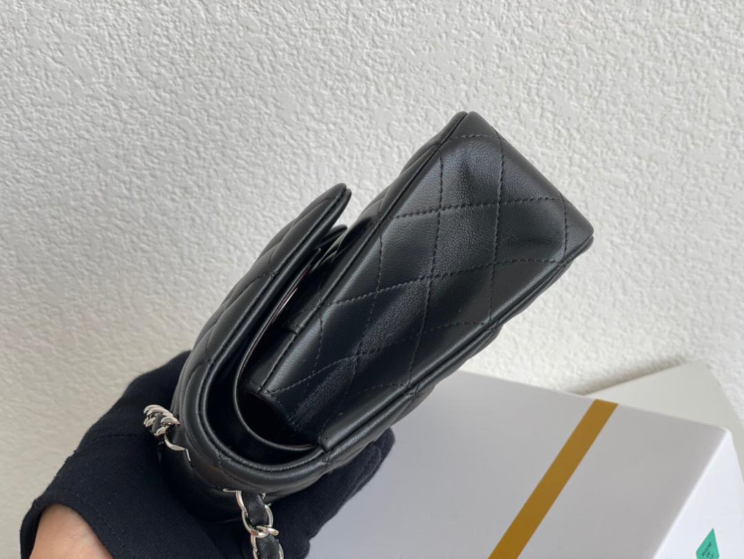 Chanel Timeless Classic Flap Bag Lambskin - Black