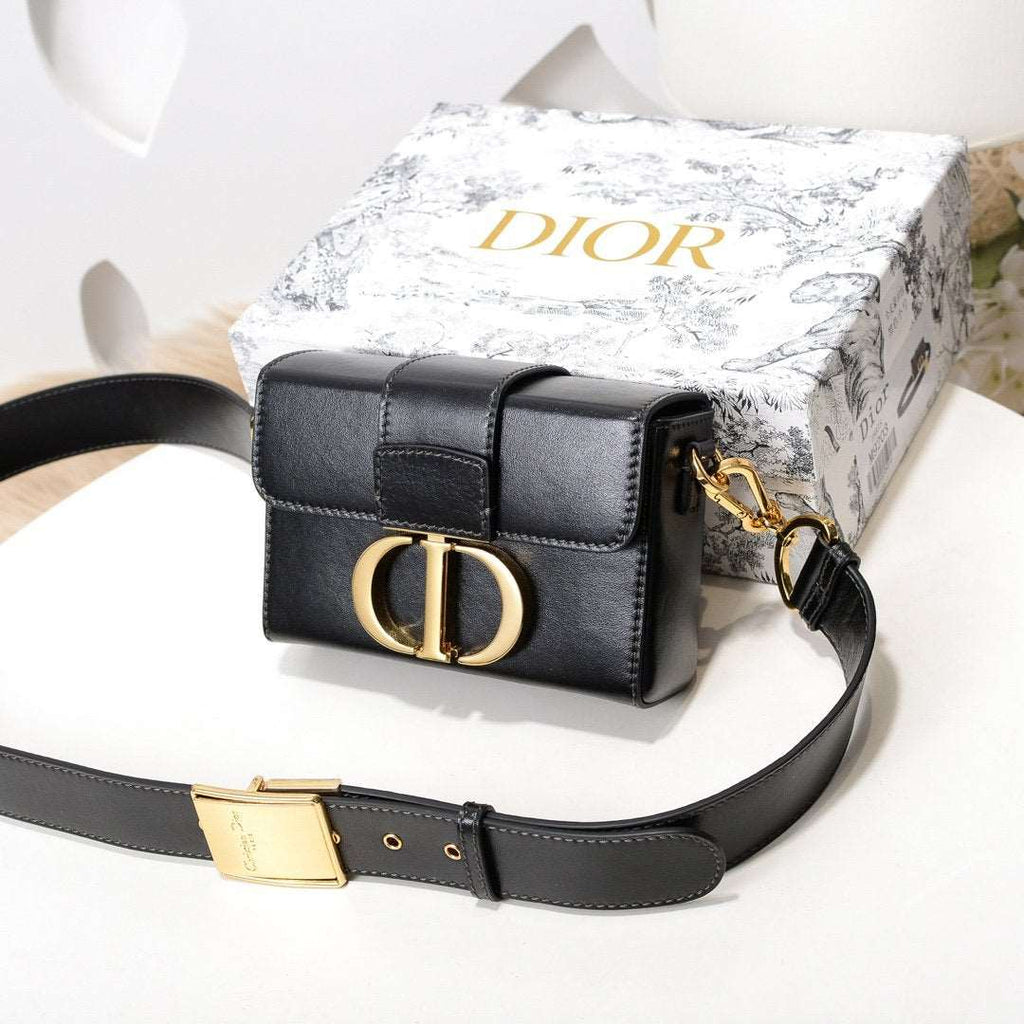 Dior 30 Montaigne Flap Shoulder Crossbody Bag with CD Clasp and Adjustable Leather Strap