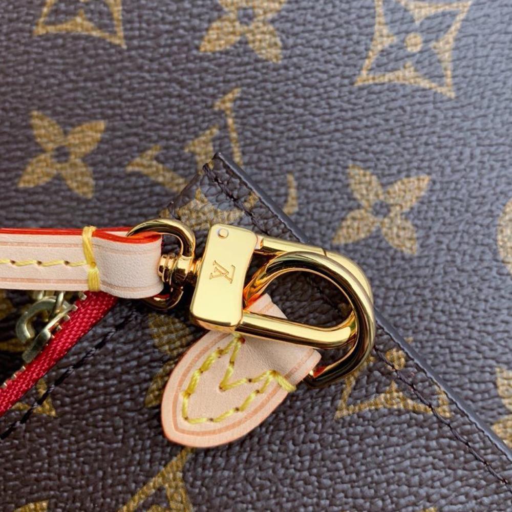 Louis Vuitton Neverfull MM Monogram Canvas Tote Bag