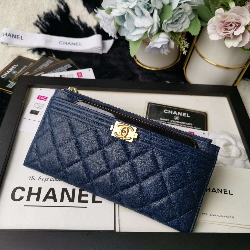 Chanel Caviar Quilted Classic Zip Boy Pouch - Navy