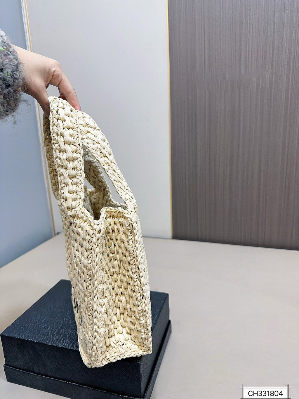 Loewe Trend Straw Tote Bag - Beige