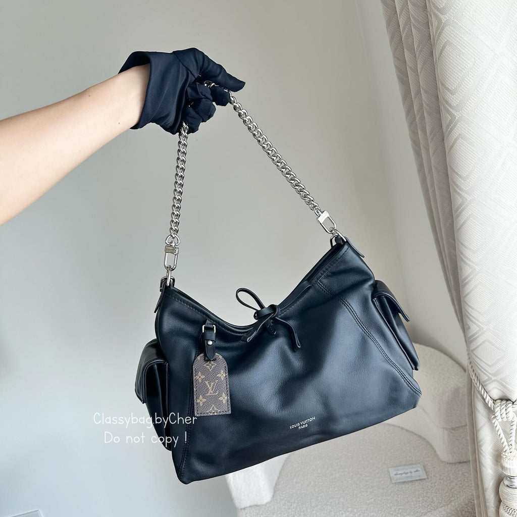 Louis Vuitton Carryall Cargo Handbag - Black