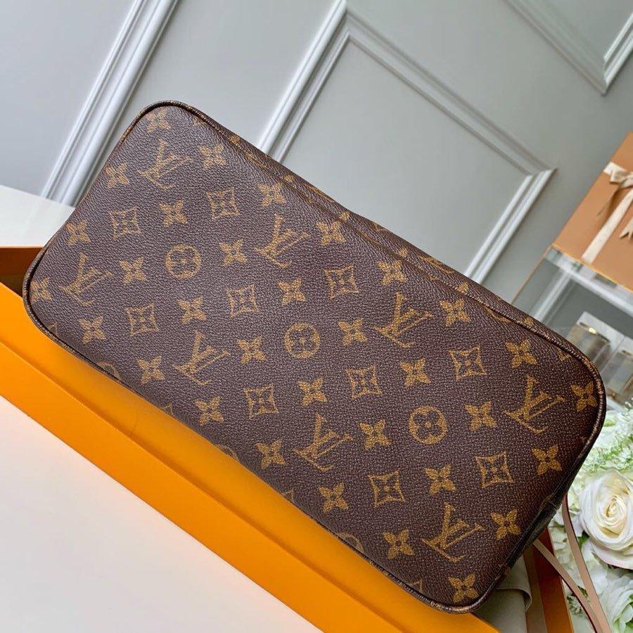 Louis Vuitton Neverfull MM Monogram Canvas Tote Bag