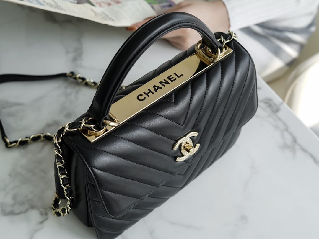 Chanel Trendy CC25 Pre-Owned Medium Chevron Trendy Handbag 25cm - Black
