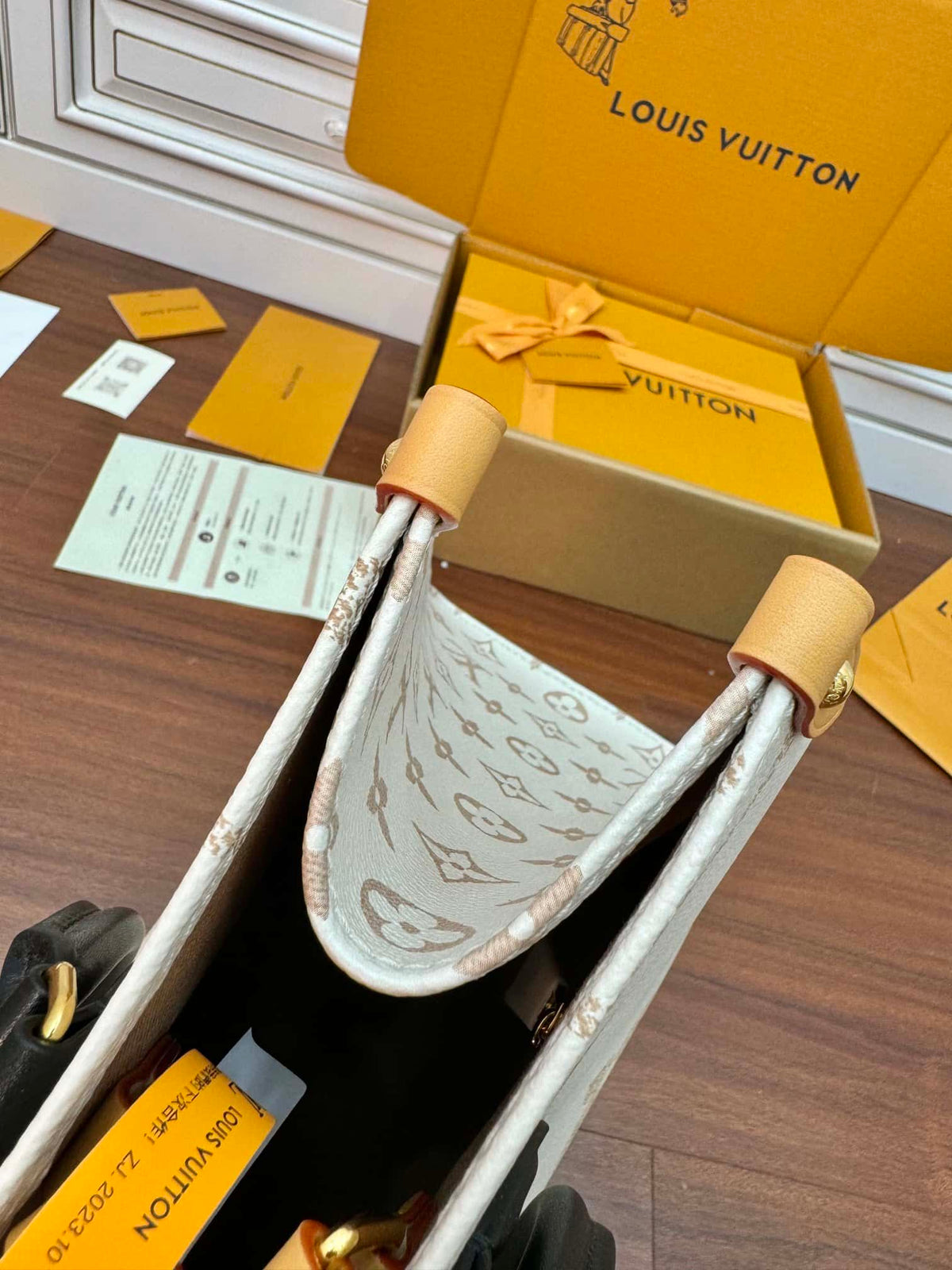 Louis Vuitton OnTheGo MM Tote Bag Monogram Dune Cruise