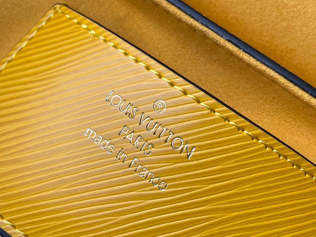 Louis Vuitton Twist MM Shoulder Bag